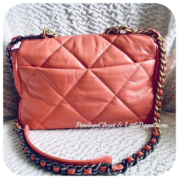 NEW 100% AUTHENTIC CHANEL 19 LARGE HANDBAG IN CORAL - Picture 4 of 8